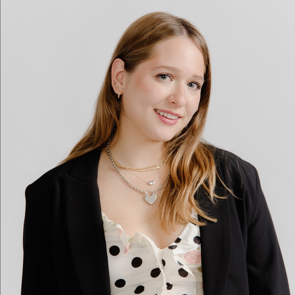 Meet your Posher, Alexandra